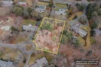 5 Dennis Rd, Longmeadow, MA 01106