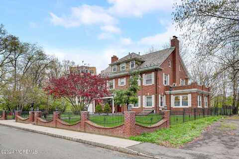 40 Carpenter Street, Belleville, NJ 07109