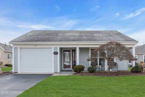 25 Greenwich Avenue, Manchester, NJ 08759