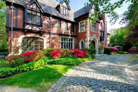 107 Bayview Road, Manhasset, NY 11030