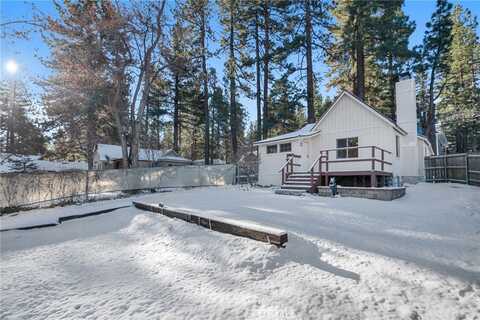 1131 Apple Avenue, Wrightwood, CA 92397
