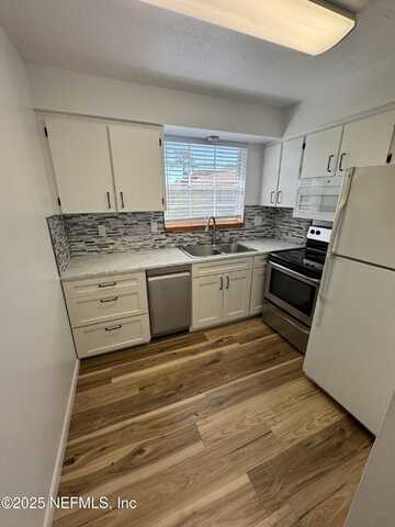 5201 ATLANTIC Boulevard, Jacksonville, FL 32207