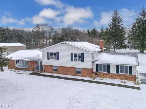 114 Fernwood Road, Chagrin Falls, OH 44022