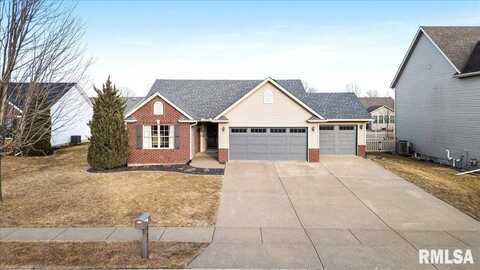 565 Garrett Court, Blue Grass, IA 52726