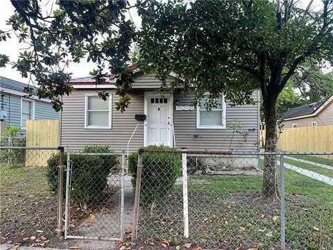 1228 SOUTHLAWN Boulevard, New Orleans, LA 70114