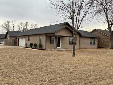 1204 W 5th Street, Elk City, OK 73644