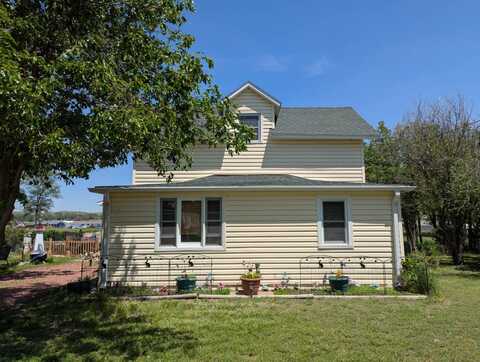 230 Elm St., Sutherland, NE 69165