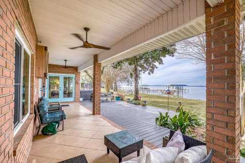 2704 Sunrunner Ln, Gulf Breeze, FL 32563