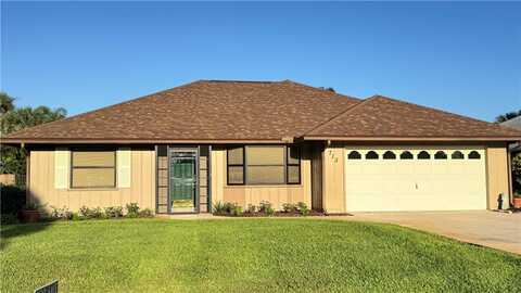 713 24th Square, Vero Beach, FL 32962