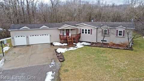 1131 N Baldwin Road, Oxford, MI 48371