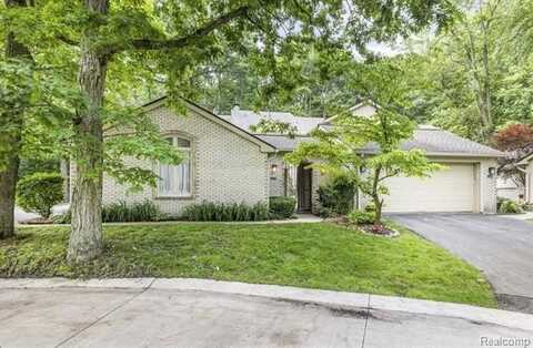 1370 BRAMBLEBUSH Run, Bloomfield Hills, MI 48304