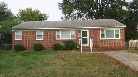 215 Clemwood Parkway, Hampton, VA 23669