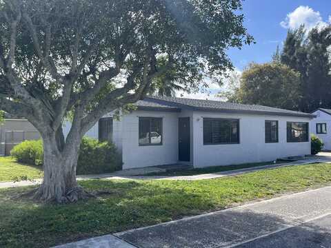 302 SW 10th Avenue, Delray Beach, FL 33444