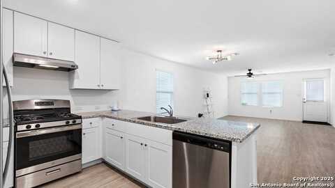 5964 Sunset Song Ln, Bulverde, TX 78163