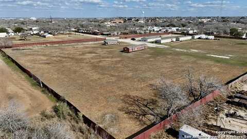 416 Mulberry St, Jourdanton, TX 78026
