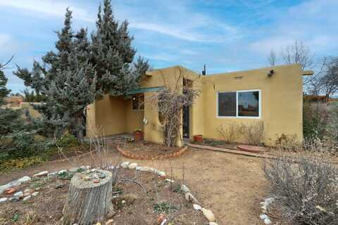 1845 Camino La Canada, Santa Fe, NM 87501
