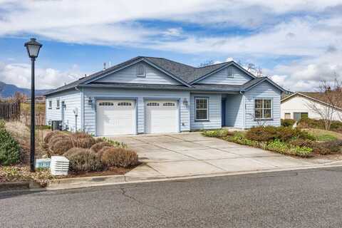 805 Oak Knoll Drive, Ashland, OR 97520