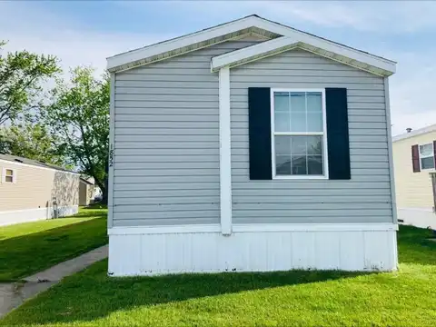 1852 Carmel, Monroe, MI 48161