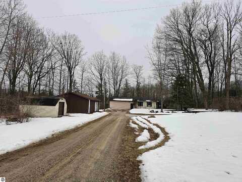 3963 W Cadillac Drive, Farwell, MI 48622