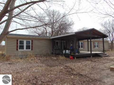 3124 N State Road, Alma, MI 48801