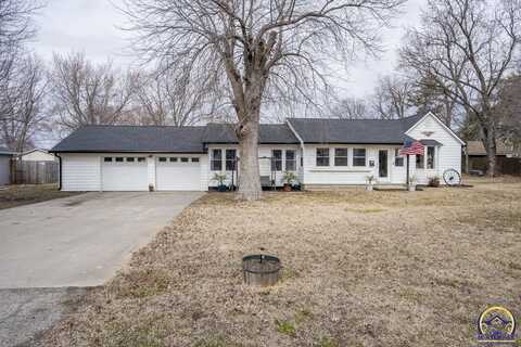 30 Holliday St, Osage City, KS 66523