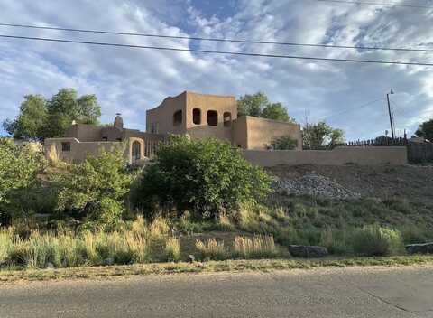 209 Ribak Lane, Taos, NM 87571