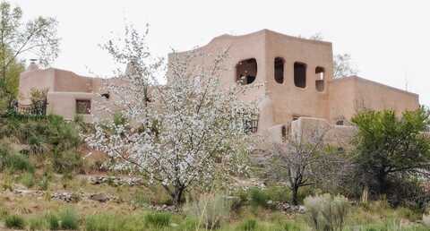 209 Ribak Lane, Taos, NM 87571
