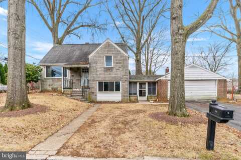 816 LOBELIA AVENUE, READING, PA 19605