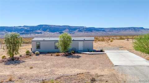 10747 S Paradise Trails Road, Yucca, AZ 86438