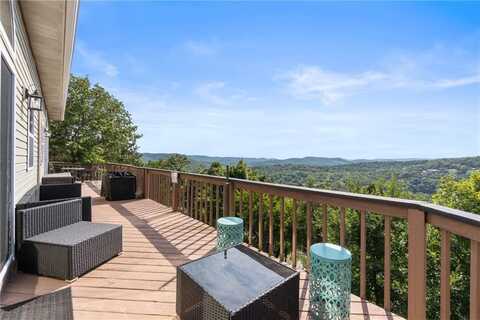 26 Stateline DR, Holiday Island, AR 72631