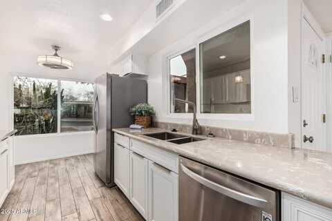 5142 E HOLLY Street, Phoenix, AZ 85008