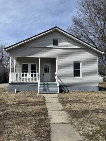 429 Ted AVE, Marshall, MO 65340