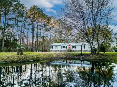 107 Bessie Lane, Bonneau, SC 29431