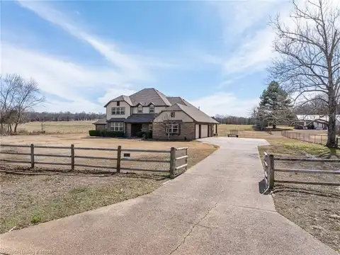 2003 Nixon RD, Lavaca, AR 72941