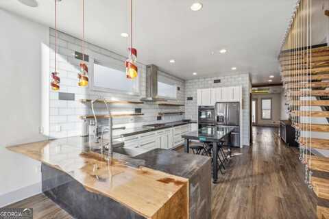 560 JOHN WESLEY DOBBS, Atlanta, GA 30312