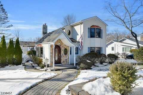 20 Waverly Pl, Montvale Boro, NJ 07645