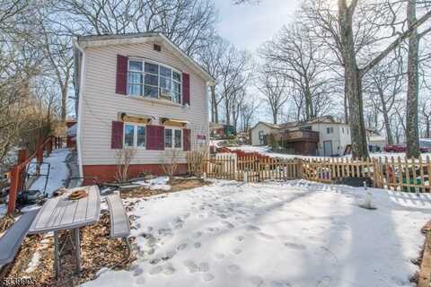 13 Larsen Trl, Hopatcong, NJ 07843