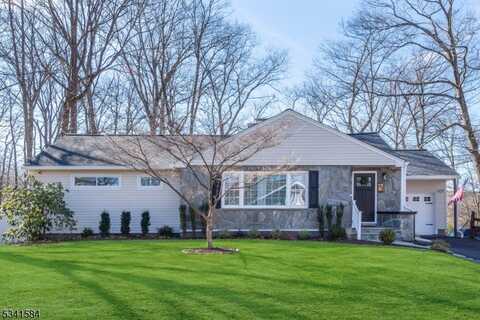 42 Sunset Rd, Bloomingdale, NJ 07403