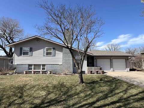 1357 N Maple St, McPherson, KS 67460