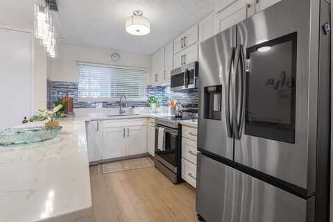469 ENA RD unit: 2702, Honolulu, HI 96815
