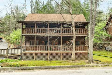 704 Grey Hawk Way, Pigeon Forge, TN 37863