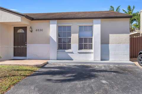 6530 NW 197th Ln, Hialeah, FL 33015