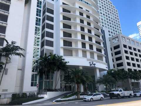 950 Brickell Bay Dr, Miami, FL 33131