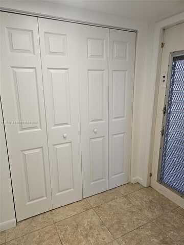 2900 N Pine Island Rd, Sunrise, FL 33322