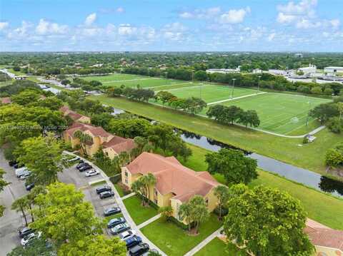 997 Coral Club Dr, Coral Springs, FL 33071
