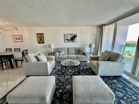 100 Bayview Dr, Sunny Isles Beach, FL 33160