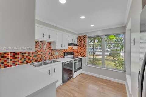 4176 Inverrary Dr, Lauderhill, FL 33319