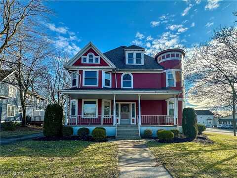 805 Robbins Avenue, Niles, OH 44446