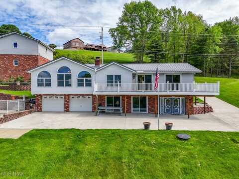 382 E Mohawk Drive, Malvern, OH 44644