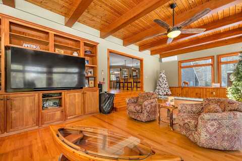 48 Maple Manor Road, Conway, NH 03813